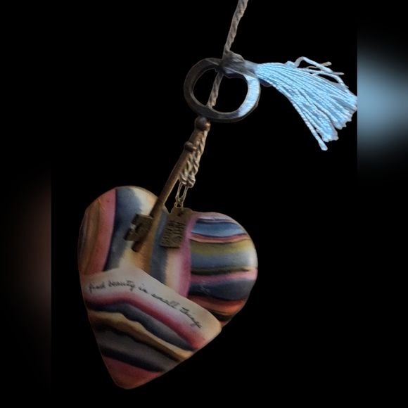 Find Beauty Art Heart Sculpture - Picture 2 of 3